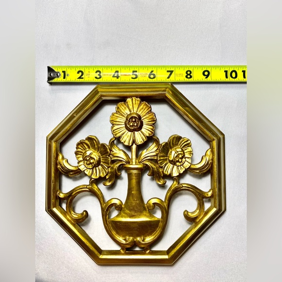 SCONE Vintage SYROCO Gold Tone Floral Octagonal Wall Hanging C-4368 - Picture 3 of 9